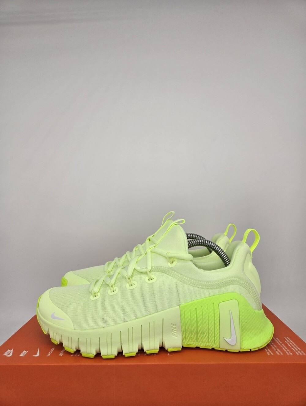 Nike Women's Free Metcon 6 Barely Volt Glow White Workout Shoes Size 6